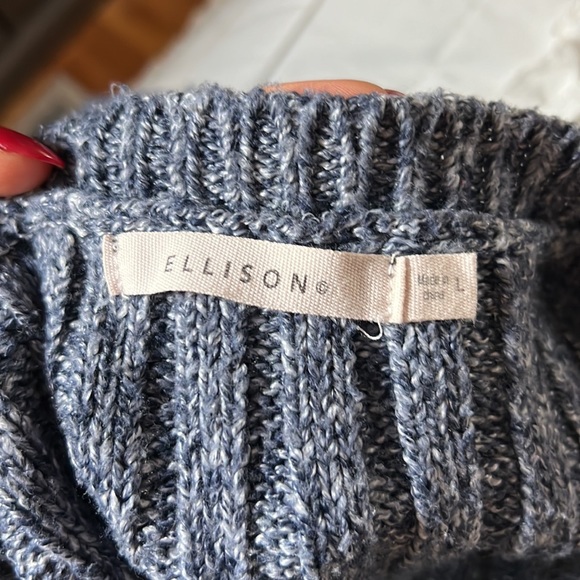 Sweater - Picture 3 of 5